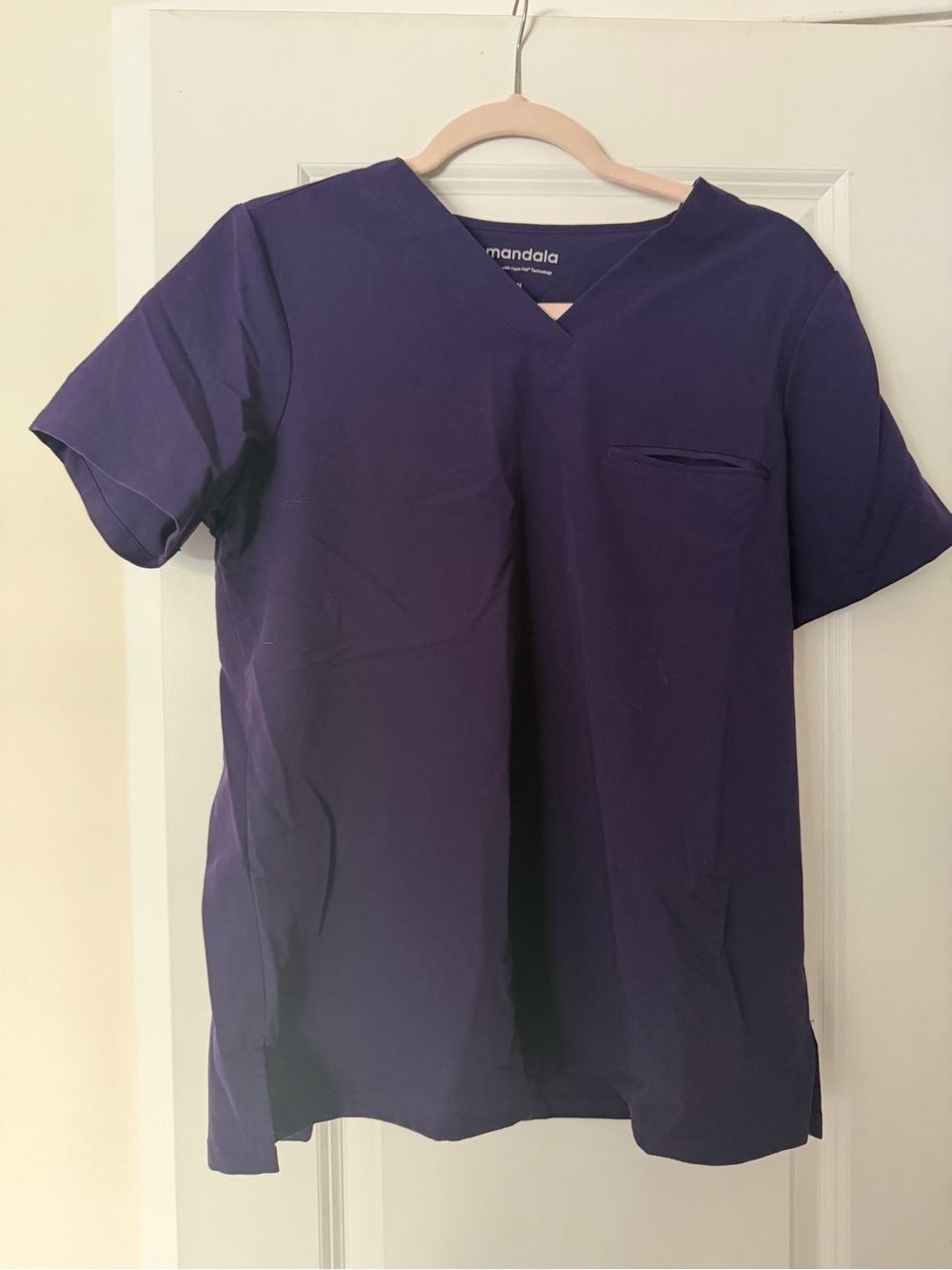 Women’s single pocket Mandala scrub top - Eggplant - M